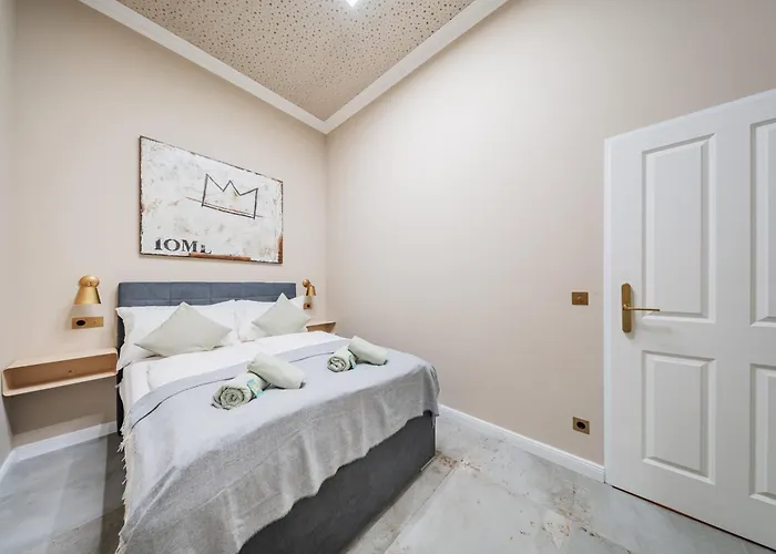 District One - Hideaway Hostel *